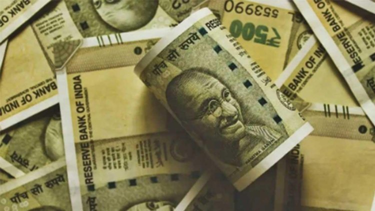  Rupee Strengthens to 83.84 Against US Dollar in Early Trading