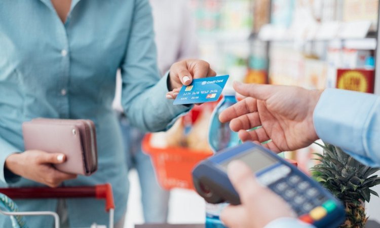 Consumers Vigilantly Monitor Credit Card Spending Trends