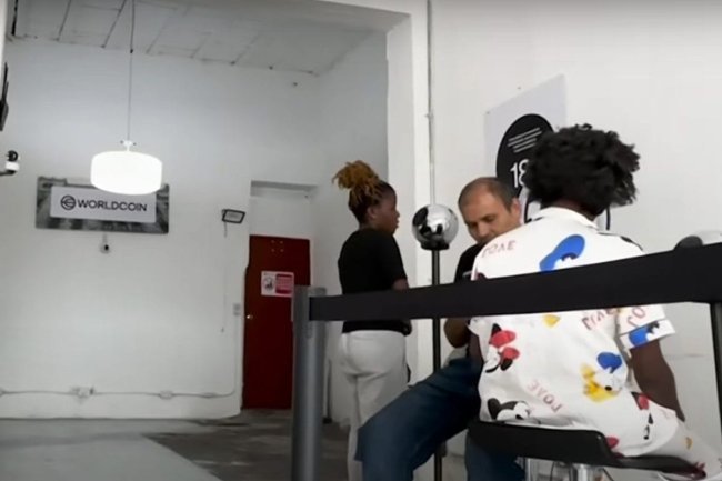 Worldcoin Faces Scrutiny from Experts Amidst Expansion into Mexico