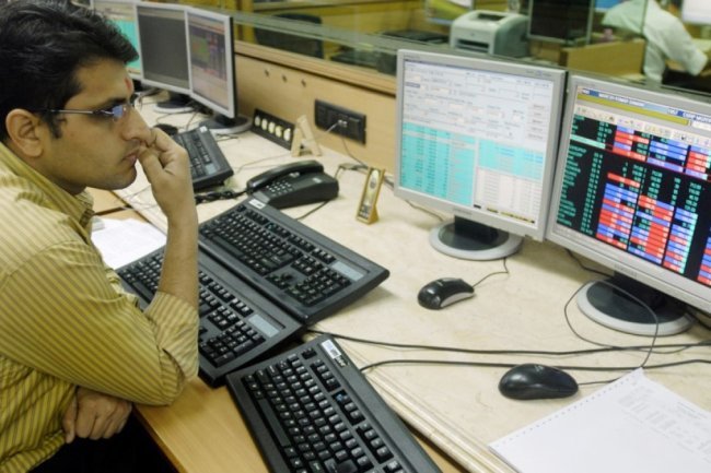 BSE Sensex Rises Over 400 Points as RBI Shifts Policy Stance to Neutral; Nifty50 Crosses 25,100 Mark